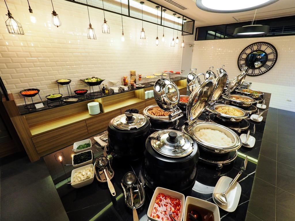 130 Hotel & Residence Bangkok Ngoại thất bức ảnh