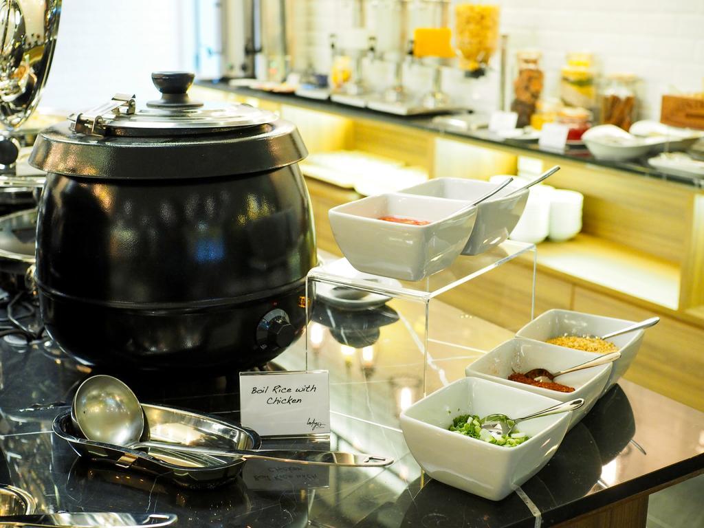 130 Hotel & Residence Bangkok Ngoại thất bức ảnh
