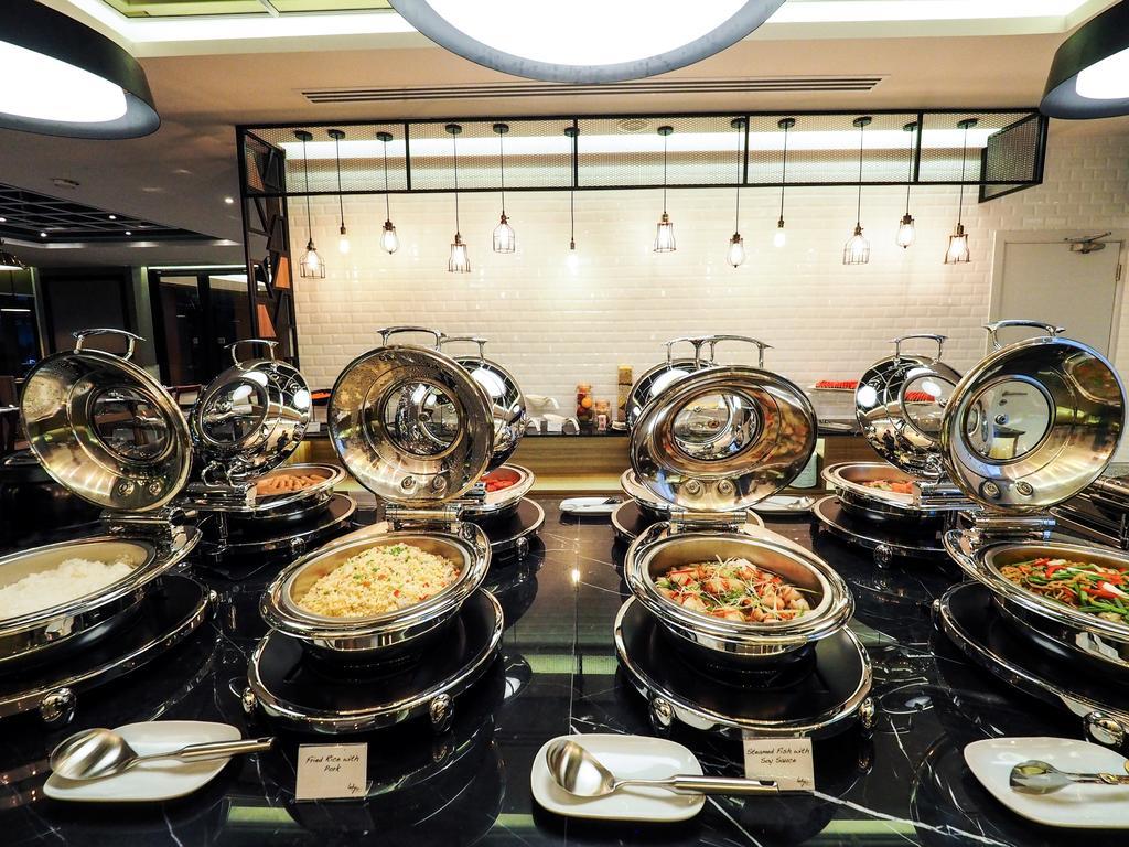 130 Hotel & Residence Bangkok Ngoại thất bức ảnh